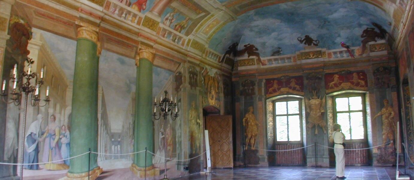 Schloss Hellbrunn Innenansicht mit Fresken Die wunderschönen, bunten Fresken im Schloss Hellbrunn.