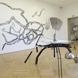 große Metallskulptur von Bostjan Drinovec