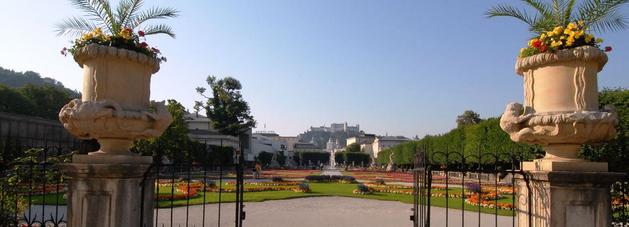 Willkommen im Mirabellgarten Der Eingangsbereich den Mirabellgartens