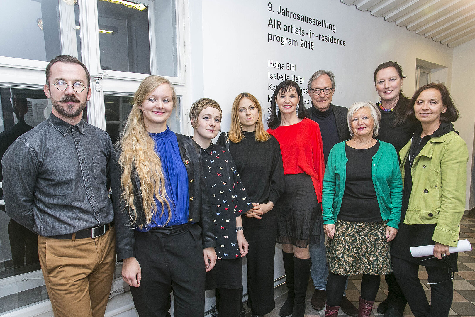 Gruppenfoto bei der Vernissage AIR 2018 in der Stadtgalerie Salzburg