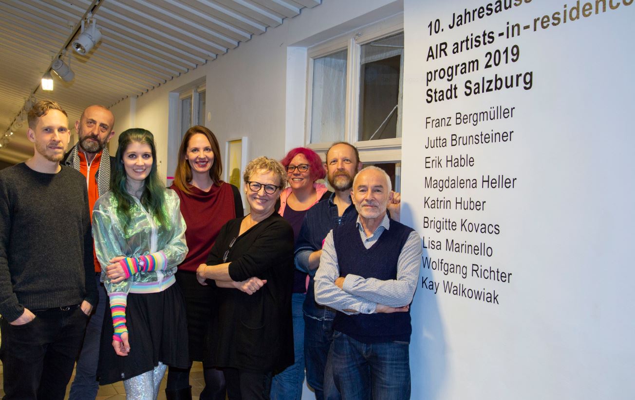 Die Künstler*innen der Jahresausstellung 2019 Gruppenfoto