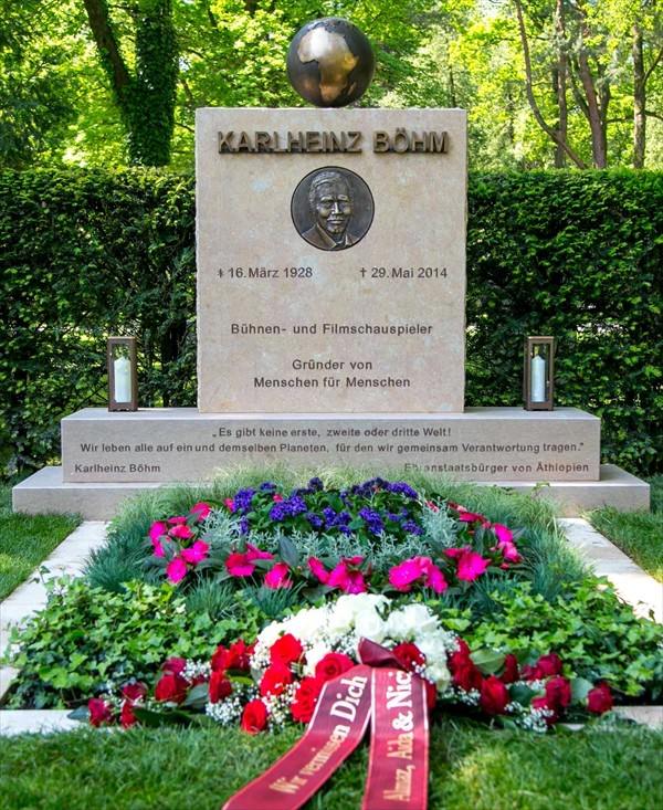 Ehrengrab Karl Heinz Böhm Das Ehrengrab von Karlheinz Boehm.
