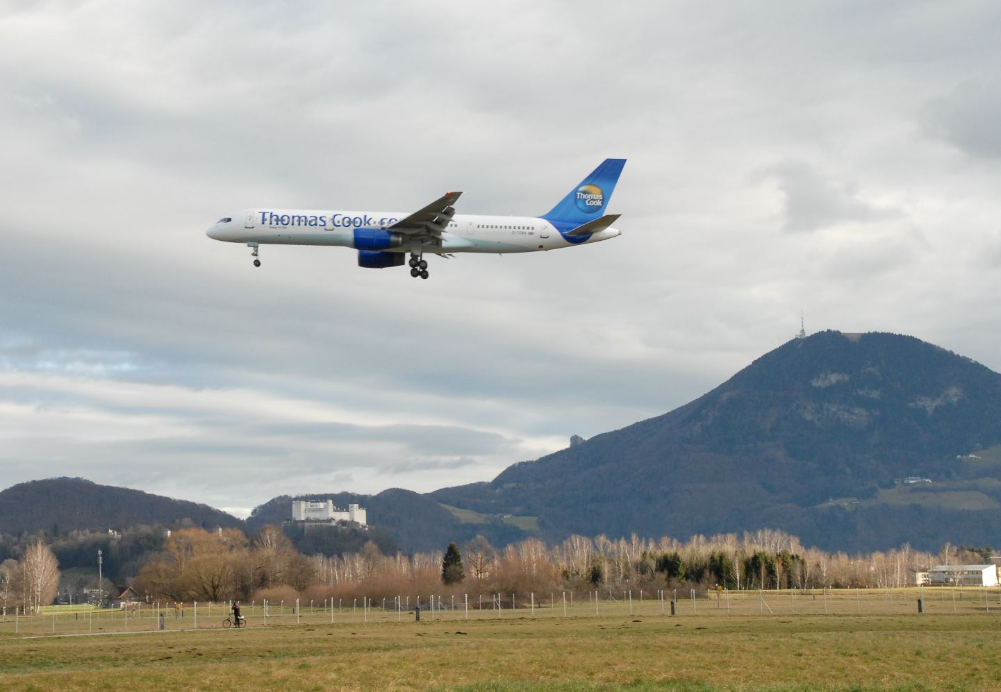 Anflug auf Salzburg mit Flugzeug