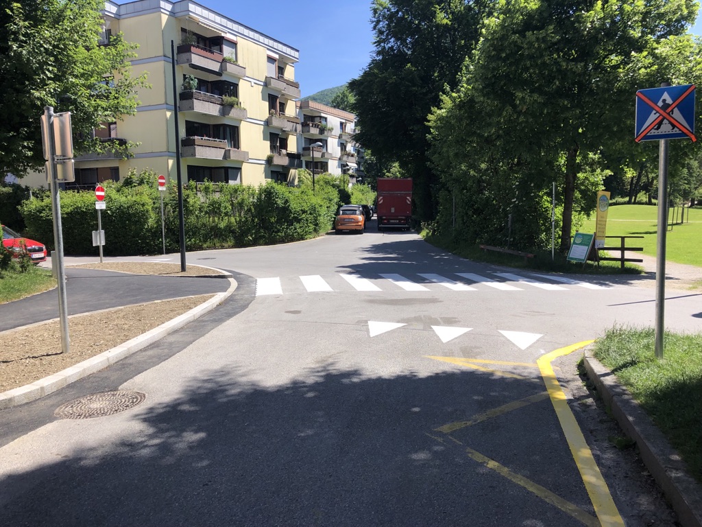 Neuer Schutzweg Apothekerhofstraße / Dr. Petter-Straße